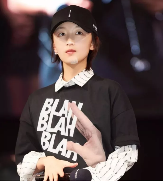 今年秋冬最chic！原來短發(fā)和帽子這么配??！