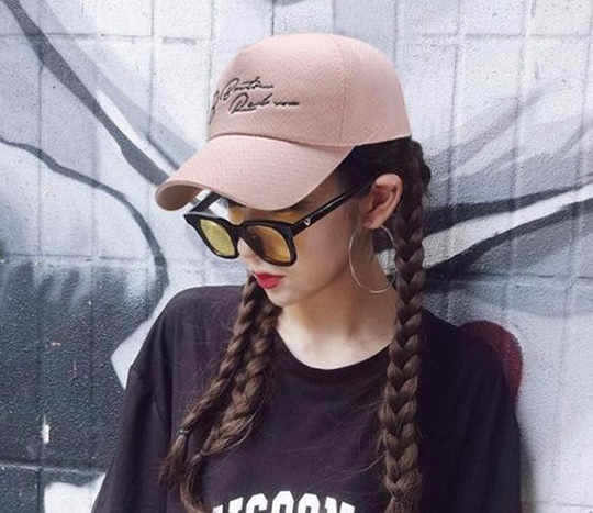 美麗的帽子，帶給你不一樣的春天